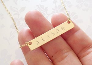 personalized-necklece-gifthelp